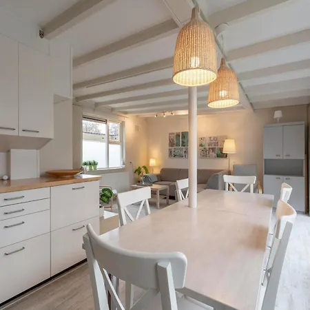 度假居 In Sint Maartenszee Near